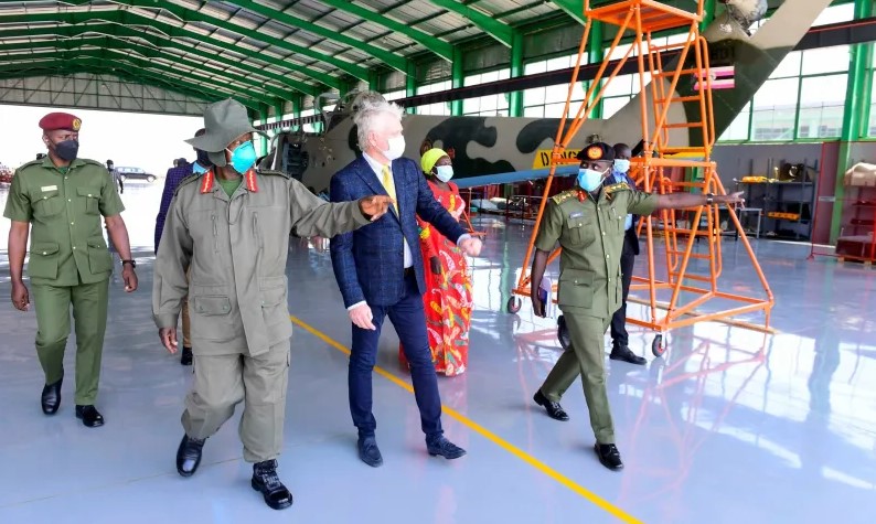l' Ouganda se dote d'une usine de maintenance d'hélicoptères