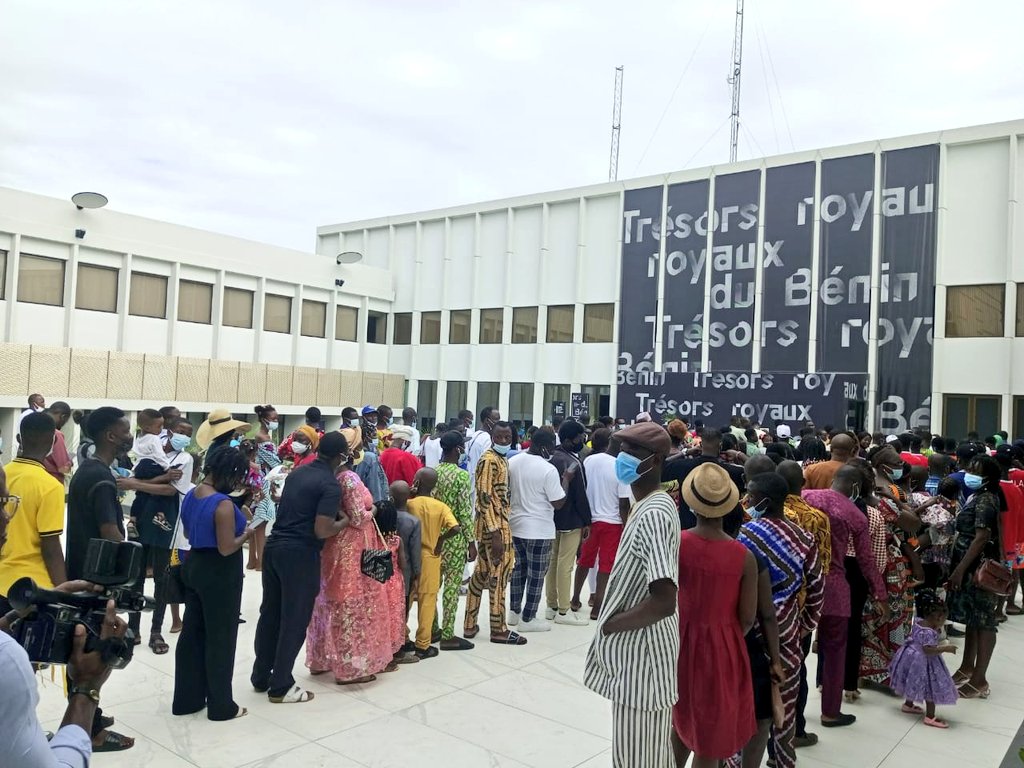 Fin de l'exposition des trésors royaux à la présidence du Bénin