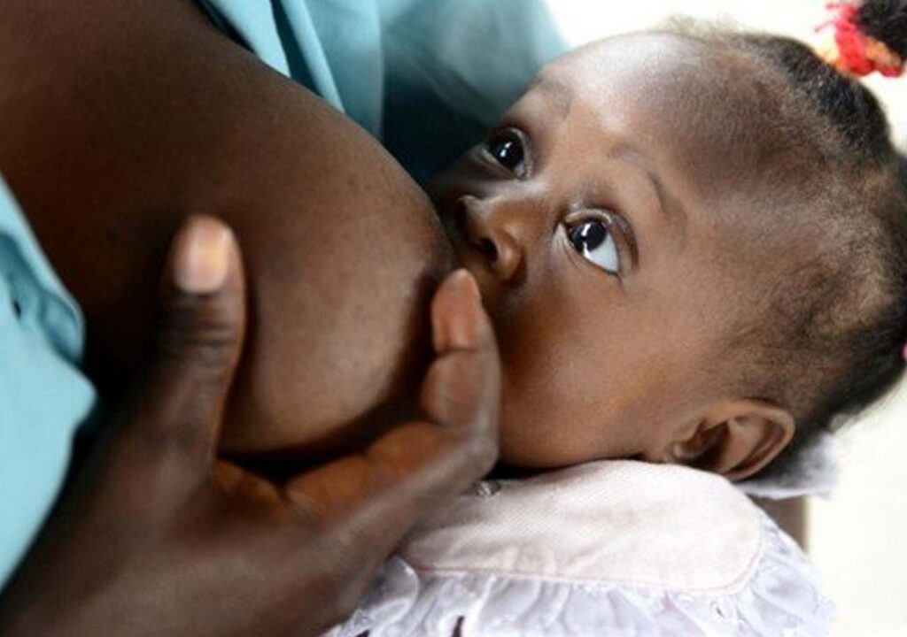 La communauté internationale célèbre depuis ce lundi 1er août, la Semaine Mondiale de l'Allaitement Maternel (SMAM). L'OMS et l'UNICEF appellent donc à renforcer les politiques en faveur de l'allaitement, gage d'une bonne santé pour les enfants.