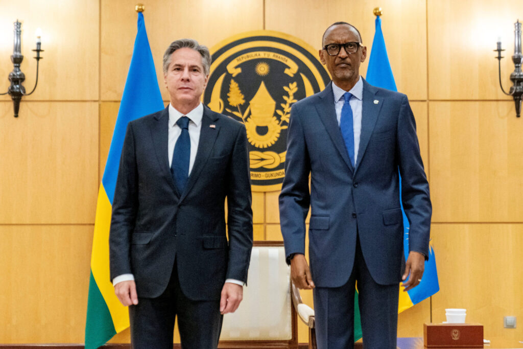 La tournée diplomatique en Afrique du secrétaire d'Etat américain Antony Blinken s'achève ce jour par le Rwanda. A ce stade, il a rencontré les autorités rwandaises et le Président Paul Kagame pour discuter de la situation politique au Rwanda et les attaques des rebelles du M23 à l'Est de la République Démocratique Congo.