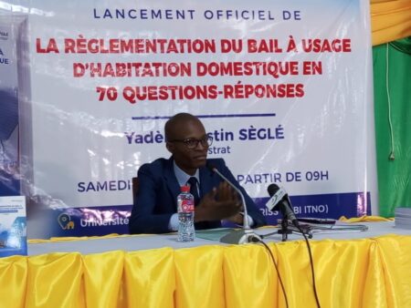 On Saturday August 13, 2022, Idriss DEBI ITNO amphitheatre of the University of Abomey-Calavi hosted the official launching ceremony of the book " The regulation of the domestic lease in 70 questions and answers ". A work by Yadèlin Justin Sèglé, Magistrate. Parents, friends, work colleagues and various authorities supported the event.