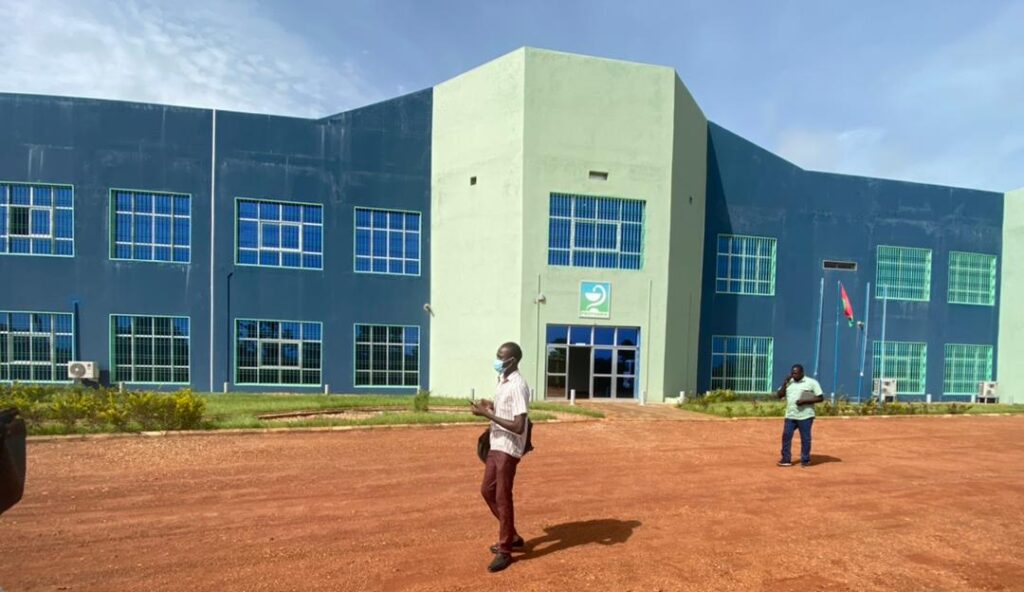 Inauguration on Monday 22 August of Propharm, Burkina Faso's first generic drug manufacturing plant. The ceremony to inaugurate the jewel took place in the presence of the Burkinabe Prime Minister Albert Ouédraogo.