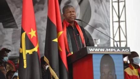 Joao Lourenço reconduit président de l'Angola