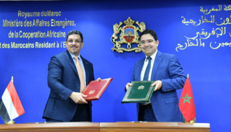 Morocco and Yemen further strengthen their diplomatic ties. The two countries signed this Monday, October 3 in Rabat, cooperation agreements that affect the field of training, renewable energy and sport.
