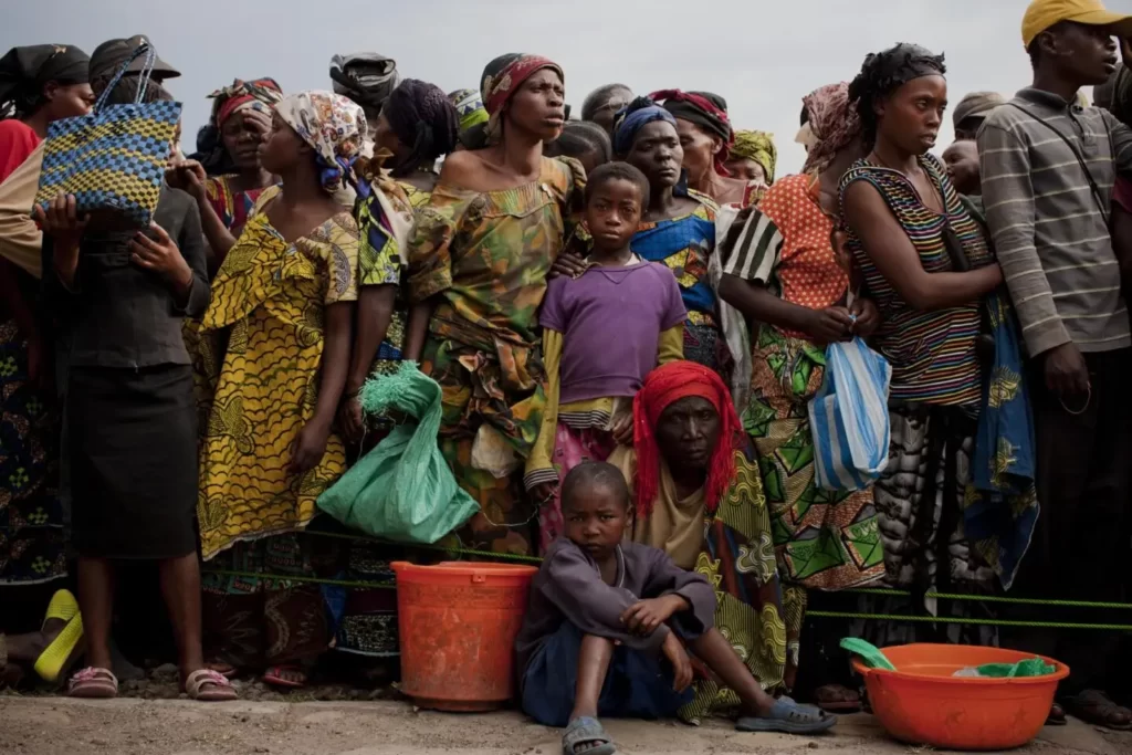 La Banque Mondiale (BM) a publié le vendredi 7 octobre 2022, son dernier rapport sur la République Démocratique du Congo. Intitulé "Mise à jour économique de la RDC : Inclusion numérique pour une croissance équitable", la Banque Mondiale (BM), l’institution internationale note à travers ce rapport, des signes de résilience dans les développements récents mais avec des vulnérabilités persistantes. La pauvreté est toujours croissante en dépit des nombreuses ressources naturelles dont dispose le pays.
