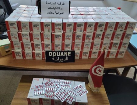 A patrol of the Medenine customs guard seized on Thursday 3 October, 37 thousand narcotic tablets, type Pregabalin 300 mg. According to a statement from the General Directorate of Customs, the narcotic tablets are hidden inside an unmarked 4*4 car in the Dhahar region of Beni Khdech.