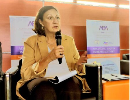 La juge Jennifer Brunner à propos de la commission béninoise des droits de l'Homme