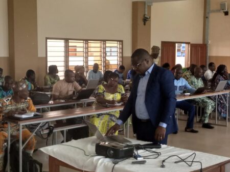 Les responsables de l'UNSTIM sont en formation sur l'élaboration de la cartographie des risques