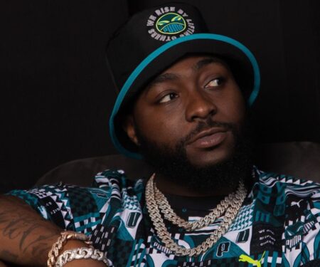 Davido, de son vrai nom David Adeleke, a dévoilé la tracklist de Timeless, son nouvel album.