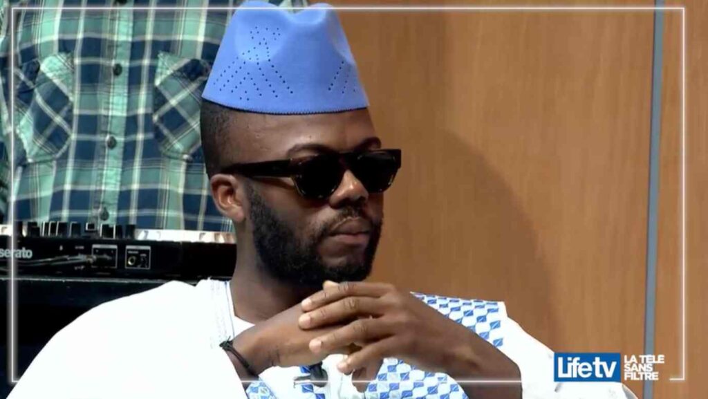 L'artiste ivoirien Kerozen revient sur son altercation avec Papa Ado et fond en larmes sur le plateau de Life TV.
