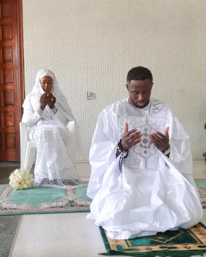 Konnie Touré et son mari Mahama Abdoul Fatah Cho Oly à la mosquée