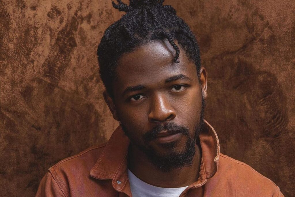 Johnny Drille s'est senti comme un raté, loser