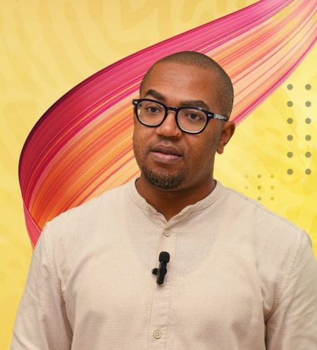 Maître Thierno OLORY-TOGBE sera à cœur ouvert ce dimanche 22 septembre 2024 avec la jeunesse béninoise. A cette occasion, le jeune leader veut partager avec les jeunes générations, au Chant d’Oiseau (Cotonou) entre 16H et 18H, ses expériences de reconversion (Finance, Droit, entrée en Politique). Il se prononcera sur les choix parfois difficiles, sur les plans académique, professionnel et personnel.