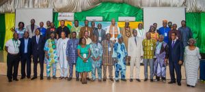 Du lundi 13 au mercredi 15 janvier 2025, l'amphithéâtre Idriss Déby Itno de l'Université d'Abomey-Calavi (Uac) a abrité un colloque scientifique international en hommage au Professeur Mama Adamou N'diaye. Une Initiative de la Faculté des sciences agronomiques (Fsa) pour mettre en lumière l'héritage colossal laissé par cette figure emblématique qui aura, de son vivant, marqué toute une génération d'hommes de sciences. Plusieurs personnalités politico-administratives et du monde universitaire ont pris part à cette rencontre de trois jours.