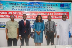 C'est reparti! Après une année 2024 très riche en initiatives, l'Institut des Artisans de Justice et de Paix (IAJP) relance ses activités. Le top est donné par une conférence inaugurale qui s'est déroulée dans la soirée du jeudi 16 janvier au Chant d'Oiseau à Cotonou. Pour ce premier rendez-vous de l'année 2025, le choix a été porté sur Maître Zakari Baba Body, ancien ministre chargé des relations avec les institutions et avocat au barreau du Bénin pour animer la thématique : «  Pour un développement durable et équilibré: L'urgence de viabiliser les régions défavorisées ».